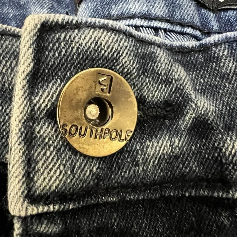 South pole Blue Jean shorts - Size 32 slim - Distressed - Black‎ Stripes - Men's